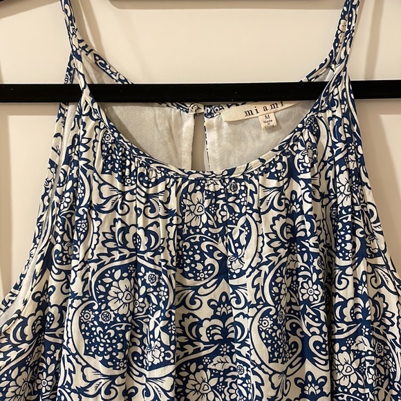 Embroidered beach dress - Picture 3 of 4